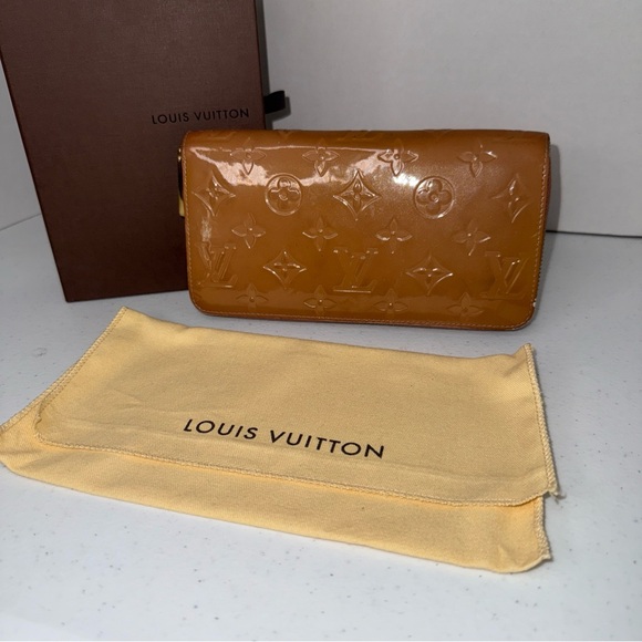 Louis Vuitton Caramel vernis zippy long Monogram Wallet - Picture 3 of 16